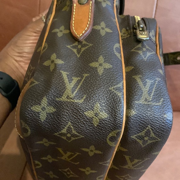 🌟Beautiful Louis Vuitton Nile MM Shoulder Bag or Crossbody🌟 - Picture 5 of 16